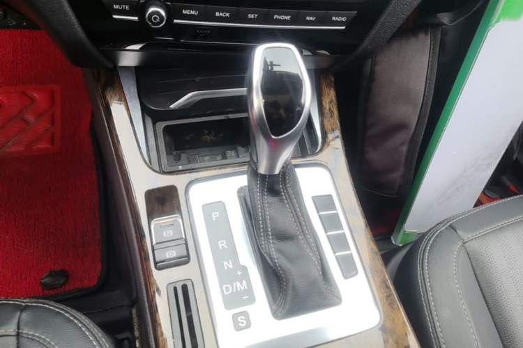 Used Hanteng X7 2018 X7S 1.5T Automatic Luxury Model Gear Lever