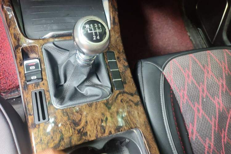 Used Hanteng X7 2018 X7S 1.5T Manual Luxury Model Gear Lever