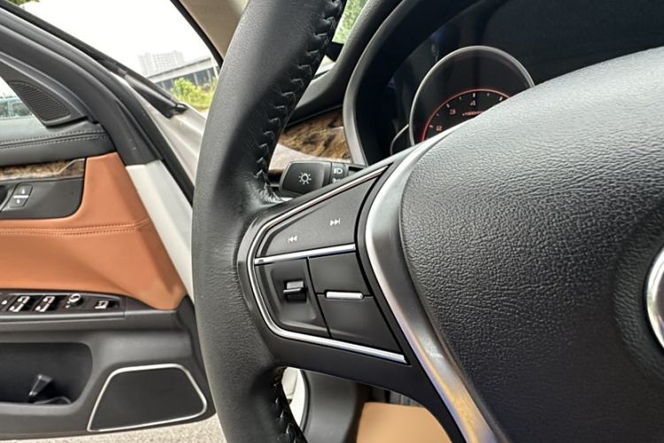 Used Hanteng X7 2018 X7S 1.5T Automatic Luxury Model Interior 11