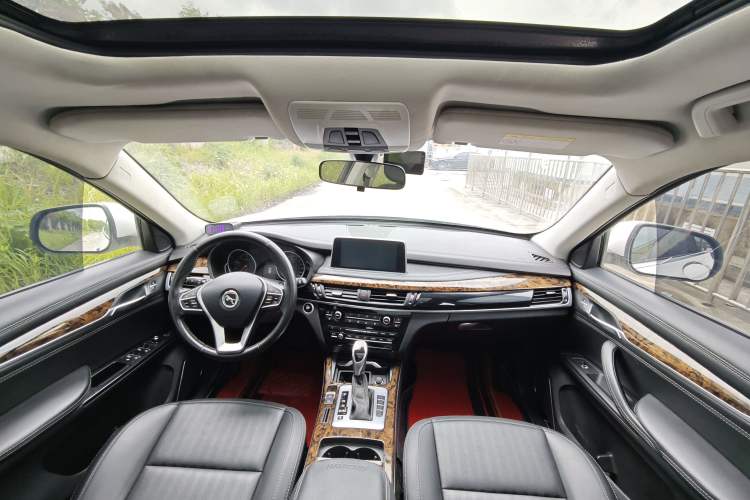 Used Hanteng X7 2018 X7S 1.5T Automatic Luxury Model Interior 2