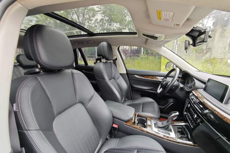 Used Hanteng X7 2018 X7S 1.5T Automatic Luxury Model Interior 4