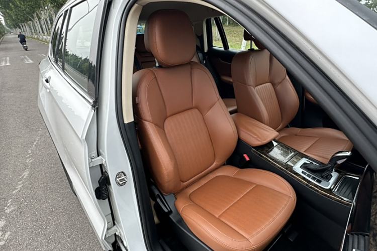 Used Hanteng X7 2018 X7S 1.5T Automatic Luxury Model Interior 4