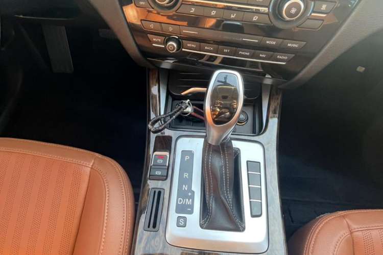Used Hanteng X7 2018 X7S 1.5T Automatic Luxury Model Interior 4
