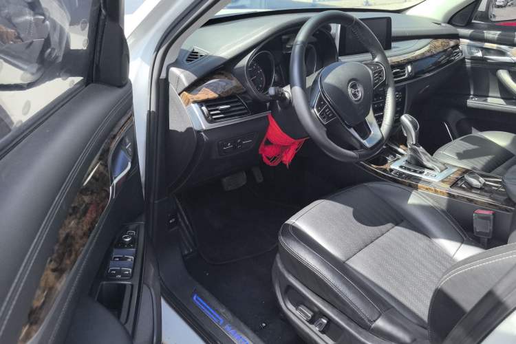 Used Hanteng X7 2018 X7S 1.5T Automatic Luxury Model Interior 5