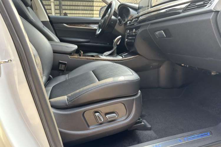 Used Hanteng X7 2018 X7S 1.5T Automatic Luxury Model Interior 8