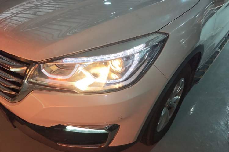 Used Hanteng X7 2018 X7S 1.5T Automatic Luxury Model Left Front Headlight