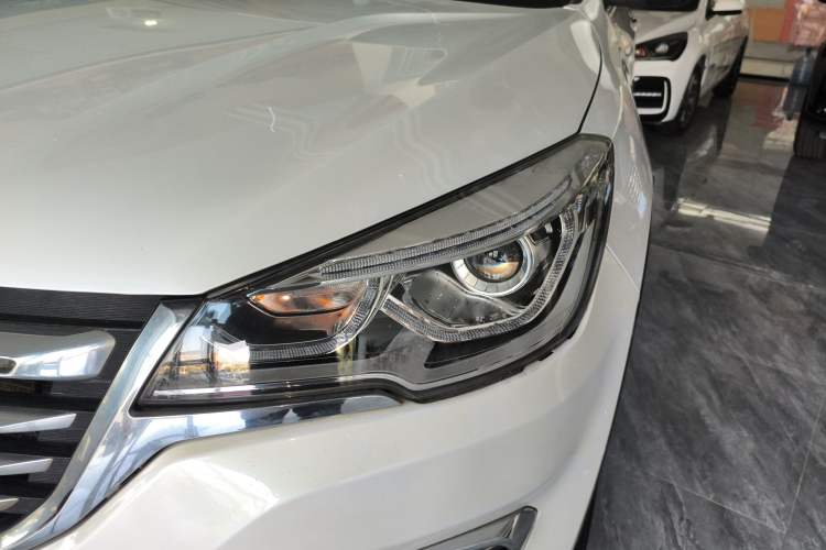 Used Hanteng X7 2018 X7S 1.5T Automatic Luxury Model Left Front Headlight