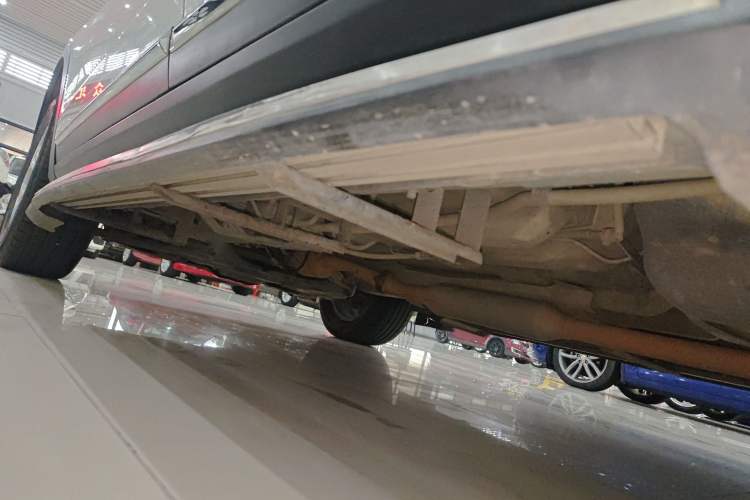 Used Hanteng X7 2018 X7S 1.5T Automatic Luxury Model Left Side Sill