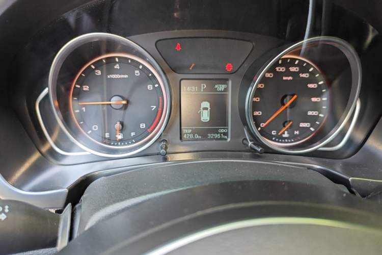 Used Hanteng X7 2018 X7S 1.5T Automatic Luxury Model Odometer Close Up