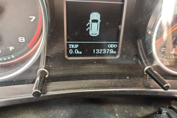 Used Hanteng X7 2018 X7S 1.5T Automatic Luxury Model Odometer Close Up