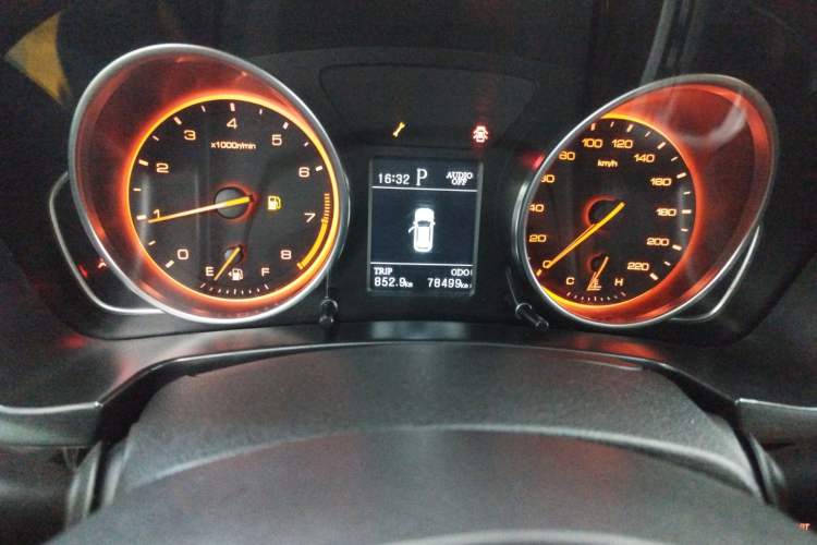 Used Hanteng X7 2018 X7S 1.5T Automatic Luxury Model Odometer Close Up