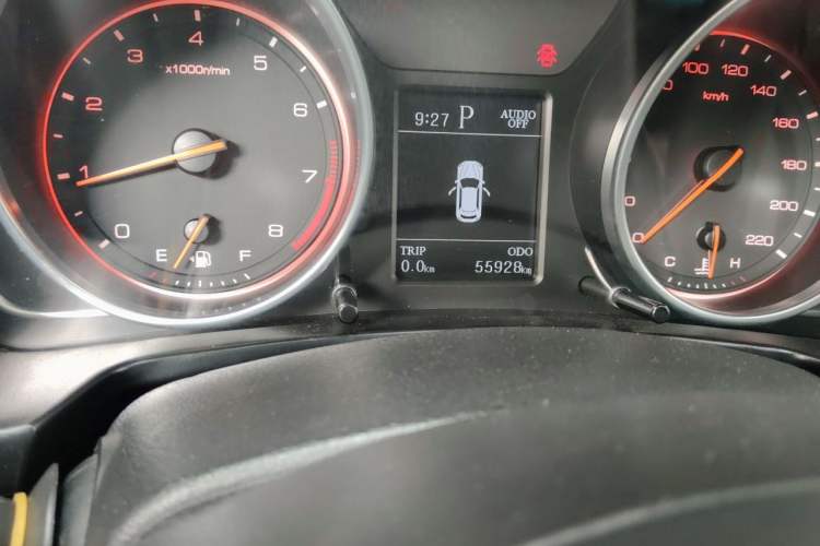 Used Hanteng X7 2018 X7S 1.5T Automatic Luxury Model Odometer Close Up