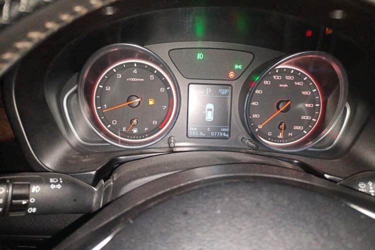 Used Hanteng X7 2018 X7S 1.5T Automatic Luxury Model Odometer Close Up