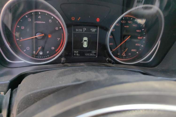 Used Hanteng X7 2018 X7S 1.5T Automatic Luxury Model Odometer Close Up