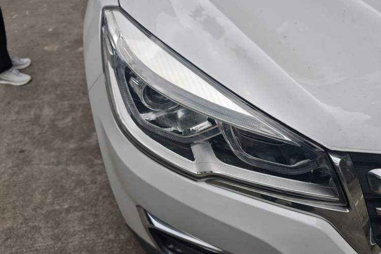 Used Hanteng X7 2018 X7S 1.5T Automatic Luxury Model Right Front Headlight
