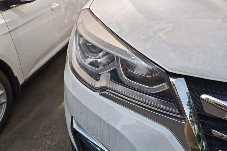 Used Hanteng X7 2018 X7S 1.5T Automatic Luxury Model Right Front Headlight
