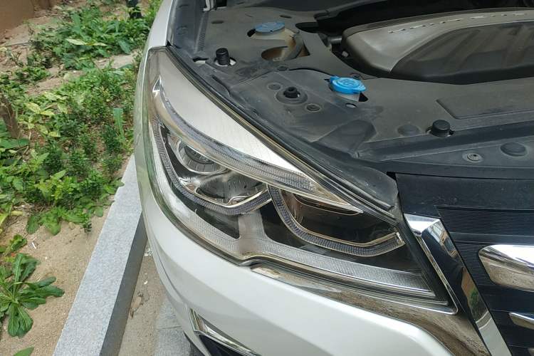 Used Hanteng X7 2018 X7S 1.5T Automatic Luxury Model Right Front Headlight