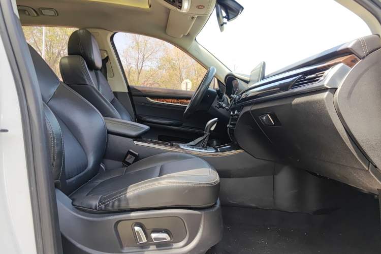 Used Hanteng X7 2018 X7S 1.5T Automatic Luxury Model Right Front Seat