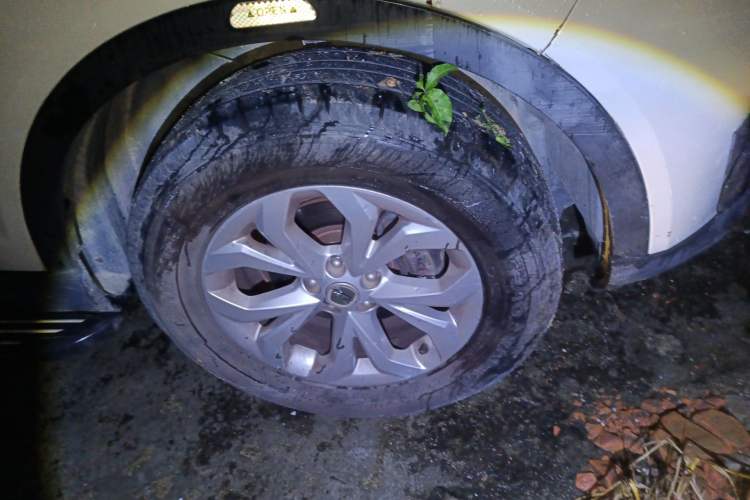 Used Hanteng X7 2018 X7S 1.5T Automatic Luxury Model Right Front Wheel Hub
