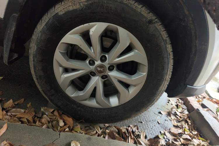 Used Hanteng X7 2018 X7S 1.5T Manual Luxury Model Right Front Wheel Hub
