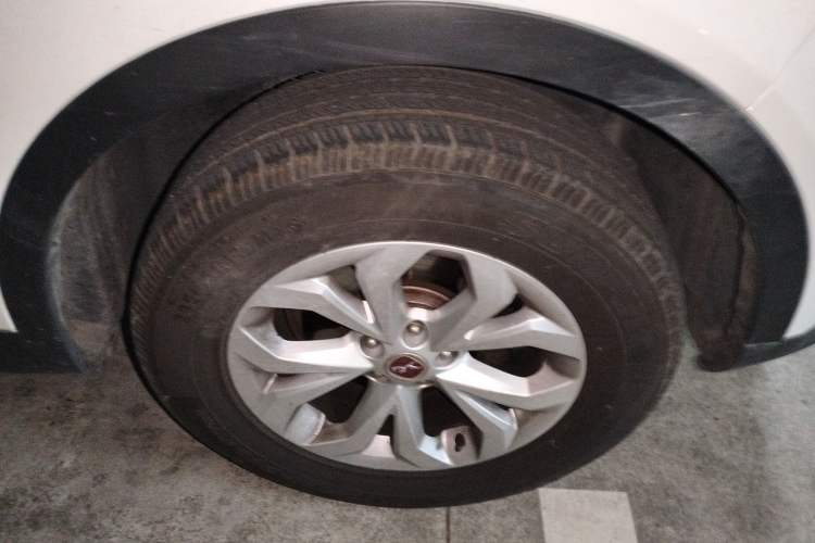 Used Hanteng X7 2018 X7S 1.5T Automatic Luxury Model Right Front Wheel Hub