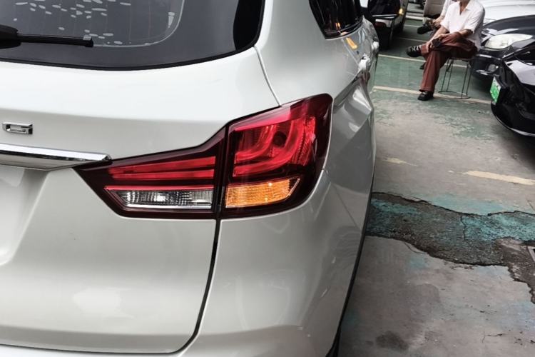 Used Hanteng X7 2018 X7S 1.5T Automatic Luxury Model Right Rear Taillight