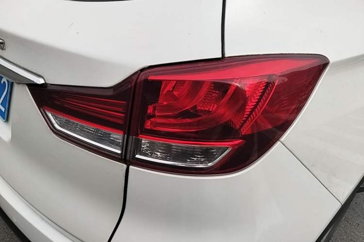 Used Hanteng X7 2018 X7S 1.5T Automatic Luxury Model Right Rear Taillight