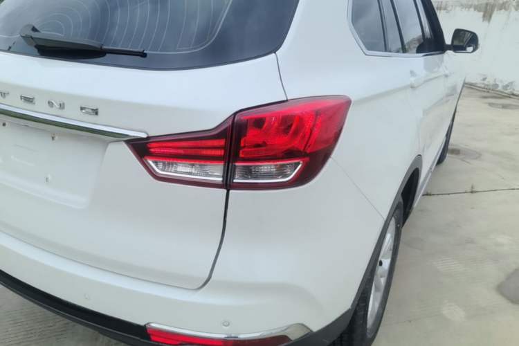 Used Hanteng X7 2018 X7S 1.5T Automatic Luxury Model Right Rear Taillight