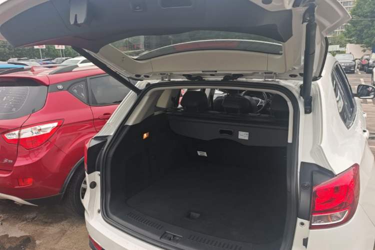 Used Hanteng X7 2018 X7S 1.5T Automatic Luxury Model Trunk