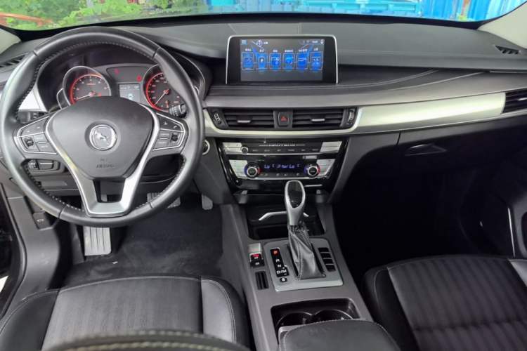 Used Hanteng X7 2020 X7S 1.5T Automatic Smart Luxury Model Center Console