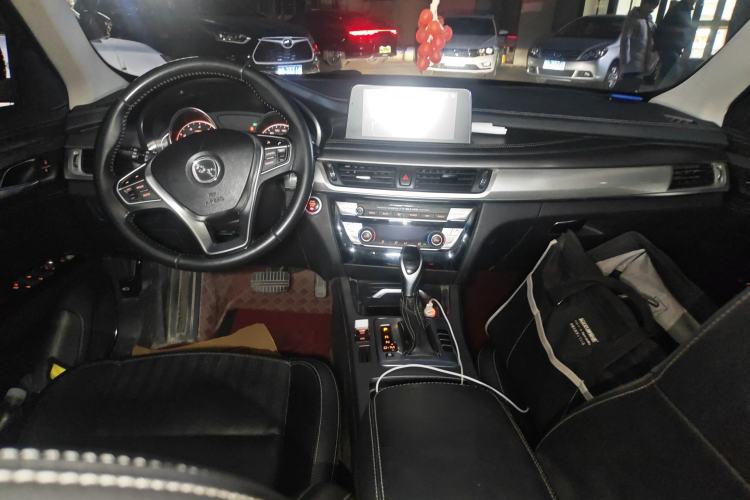 Used Hanteng X7 2020 X7S 1.5T Automatic Smart Luxury Model Center Console