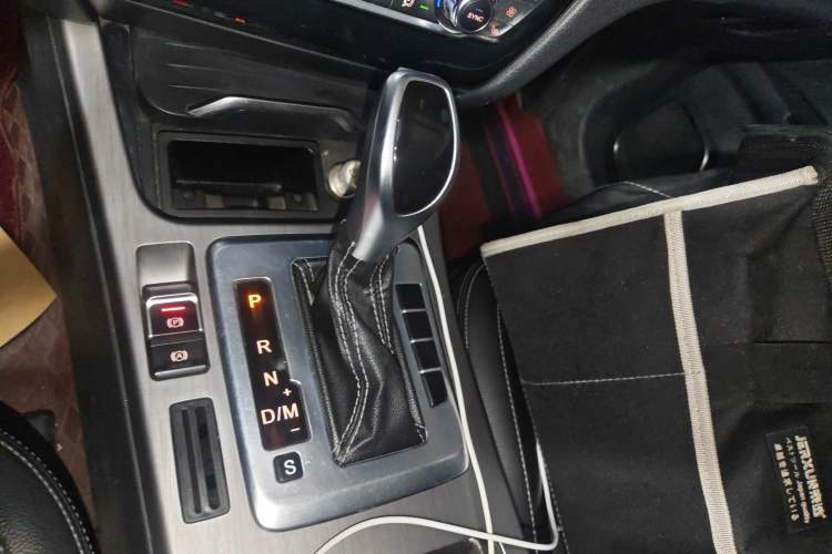 Used Hanteng X7 2020 X7S 1.5T Automatic Smart Luxury Model Gear Lever