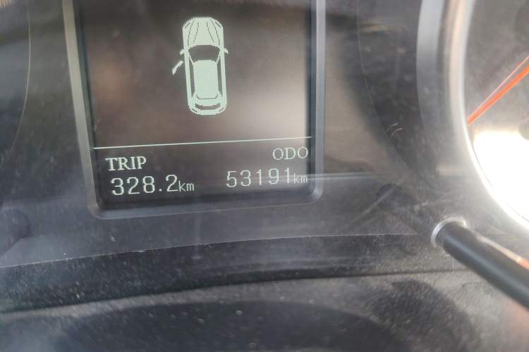 Used Hanteng X7 2020 X7S 1.5T Manual Luxury Model Odometer Close Up