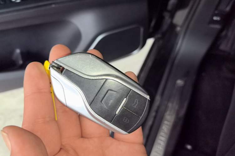 Used Hanteng X7 2020 X7S 1.5T Automatic Smart Luxury Model Vehicle Key