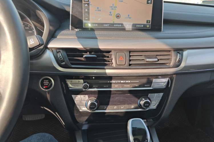 Used Hanteng X7 2020 X7S 1.5T Automatic Smart Luxury Model Audio And AC Panel