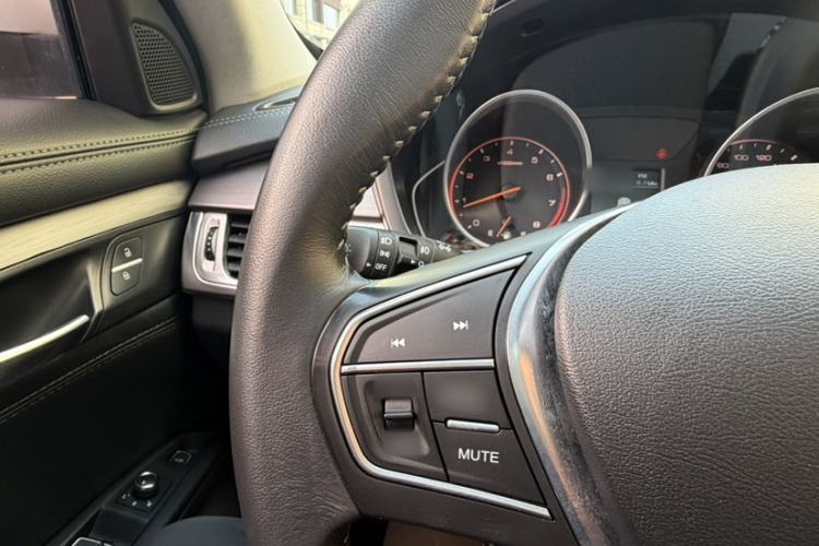 Used Hanteng X7 2020 X7S 1.5T Automatic Smart Luxury Model Interior 13