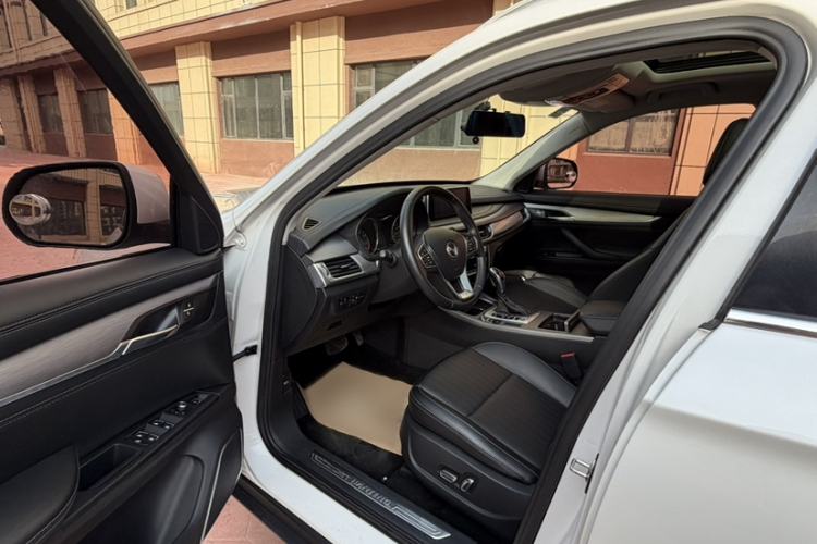 Used Hanteng X7 2020 X7S 1.5T Automatic Smart Luxury Model Interior 2