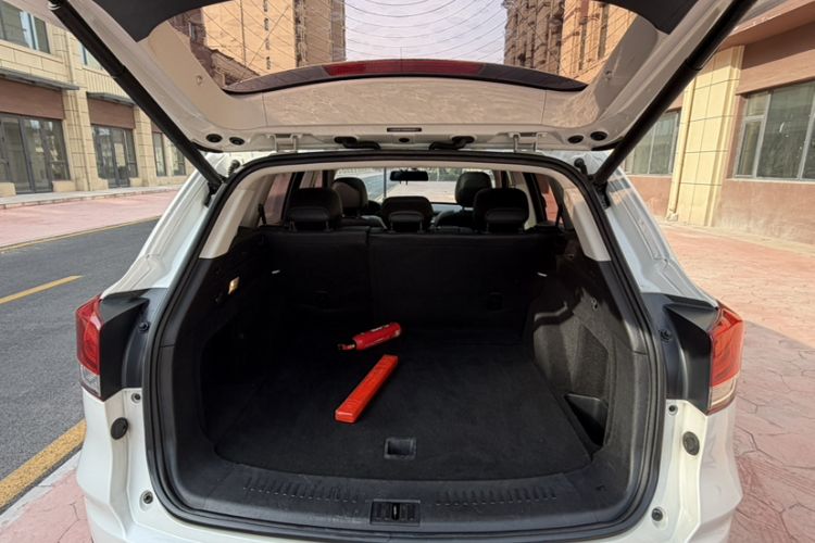 Used Hanteng X7 2020 X7S 1.5T Automatic Smart Luxury Model Trunk