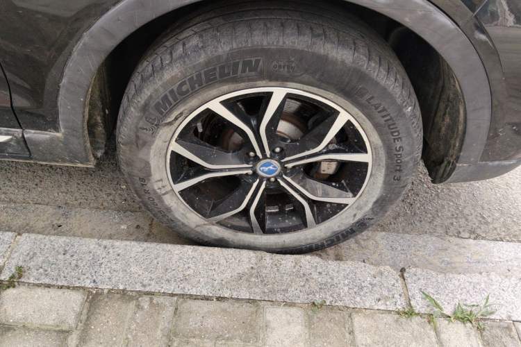 Used Hanteng X7 New Energy 2018 PHEV Luxury Edition Right Front Wheel Hub