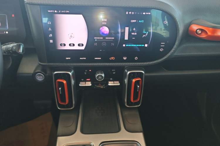 Used Haval DARGO 2021 1.5T DCT Two-Wheel Drive Labrador Edition Audio And AC Panel