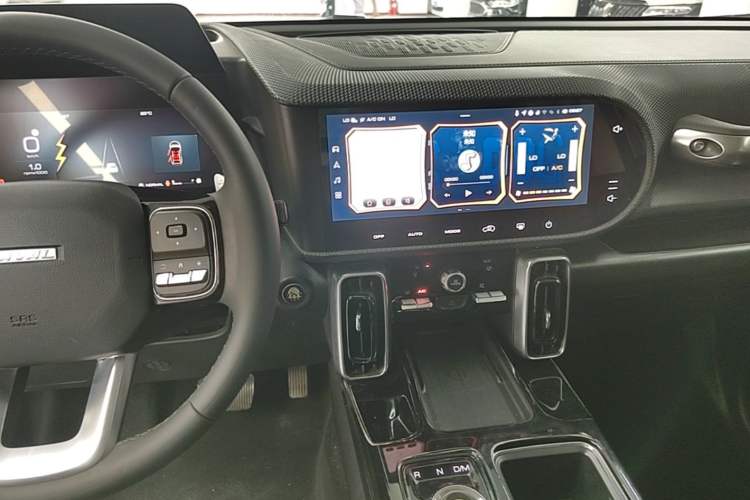 Used Haval DARGO 2021 1.5T DCT Two-Wheel Drive Border Collie Edition Audio And AC Panel