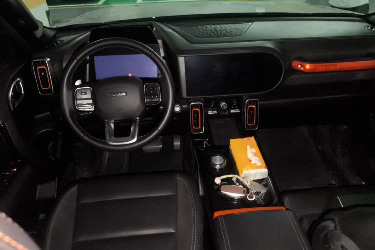 Used Haval DARGO 2021 Revised Version 2.0T DCT Four-Wheel Drive "Hao Tian Que" Edition Center Console
