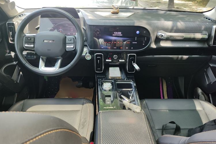 Used Haval DARGO 2021 2.0T DCT All-Wheel-Drive "Hao Tian Quan" Edition Center Console