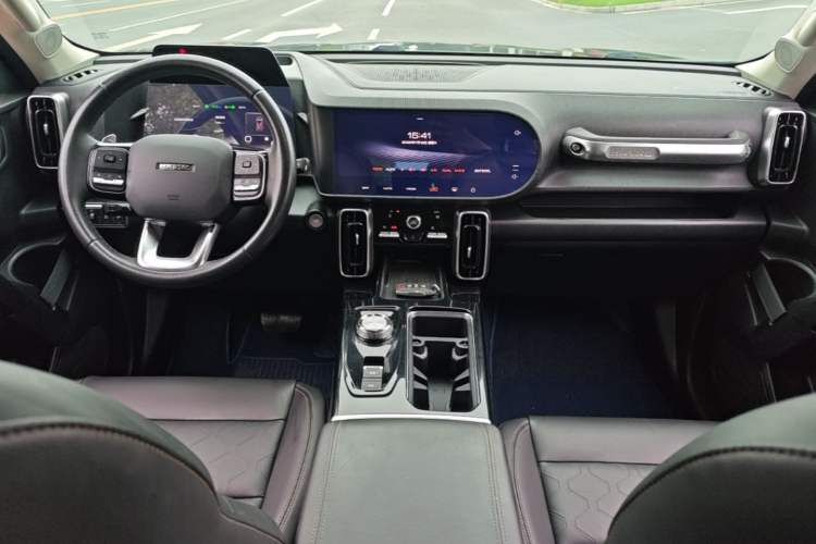 Used Haval DARGO 2021 2.0T DCT Two-Wheel Drive Chinese Mastiff Edition Center Console
