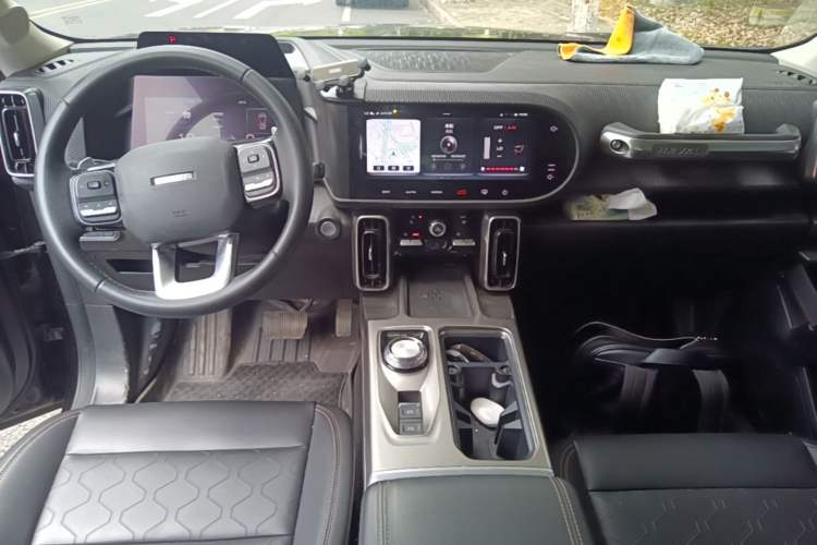 Used Haval DARGO 2021 1.5T DCT Two-Wheel Drive Labrador Edition Center Console