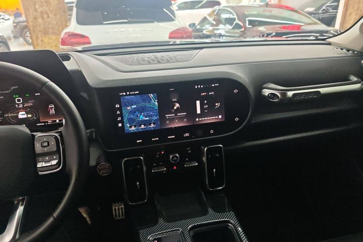 Used Haval DARGO 2021 1.5T DCT Two-Wheel Drive Labrador Edition Center Console