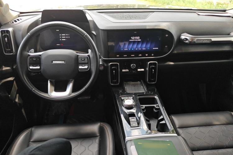 Used Haval DARGO 2021 1.5T DCT Two-Wheel Drive Border Collie Edition Center Console
