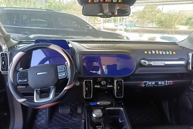 Used Haval DARGO 2021 Revised Version 1.5T DCT Two-Wheel Drive "Mǎquǎn" Edition Center Console