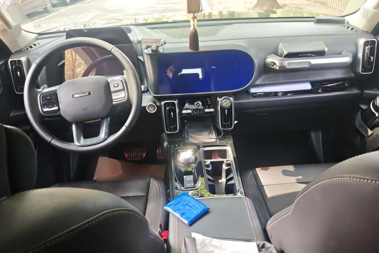 Used Haval DARGO 2021 Revised Version 2.0T DCT Four-Wheel Drive "Hao Tian Que" Edition Center Console