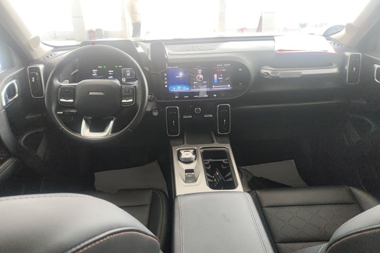 Used Haval DARGO 2021 1.5T DCT Two-Wheel Drive Labrador Edition Center Console